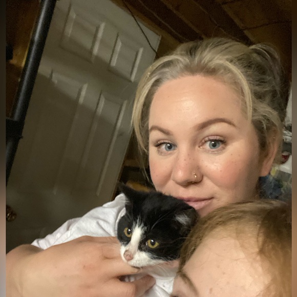 Meet your Posher, Brianne - Picture 2 of 2